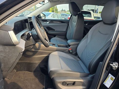 New 2025 Volkswagen Tiguan SE image 20