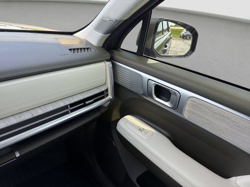 Used 2024 Hyundai Santa Fe Calligraphy FWD image 17