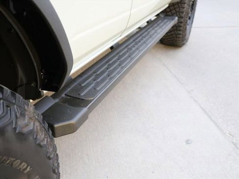 Used 2024 Ford Bronco Wildtrak image 14