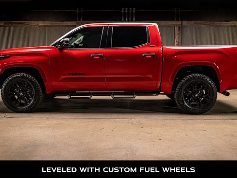 Used 2022 Toyota Tundra SR5 w/ Convenience Package image 5