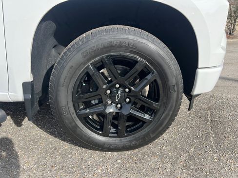 Certified 2024 Chevrolet Silverado 1500 Custom w/ Rally Edition image 25