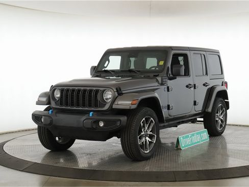 Used 2024 Jeep Wrangler Sport S 4xe w/ Convenience Group image 10