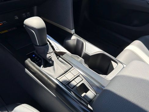 New 2026 Toyota Camry Hybrid FWD image 27