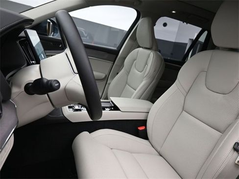 New 2026 Volvo XC90 T8 Ultra image 9