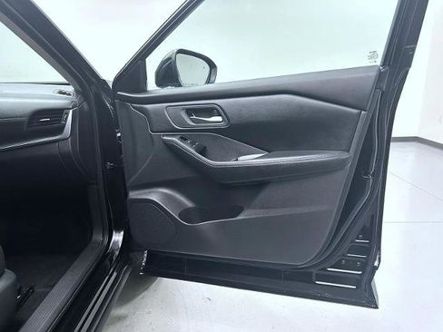 Certified 2024 Nissan Rogue SV image 16