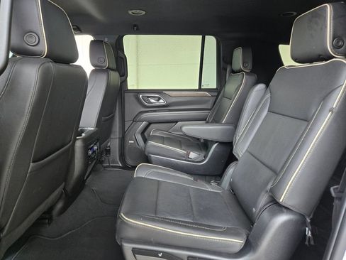 Used 2023 Chevrolet Suburban Premier AWD/4WD image 15