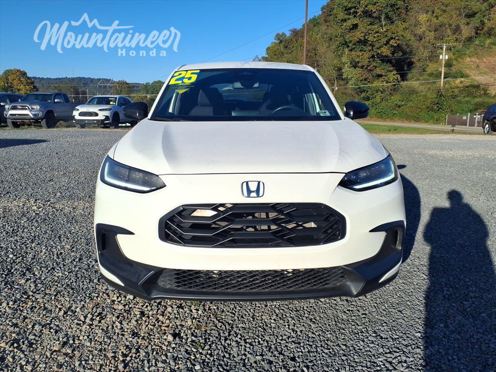 Used 2025 Honda HR-V Sport image 3