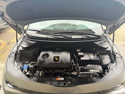 Used 2025 Kia Soul LX w/ LX Technology Package image 32