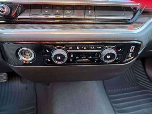 Used 2022 Chevrolet Silverado 1500 LT image 27