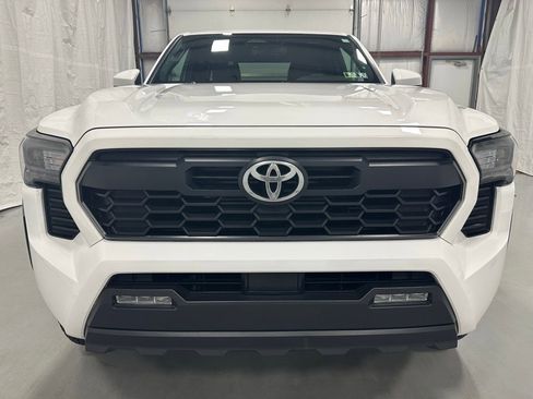 Used 2025 Toyota Tacoma TRD Off-Road image 2