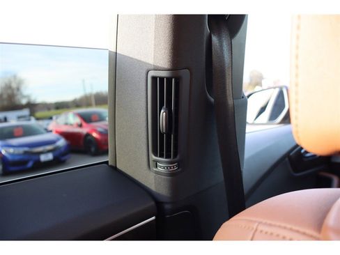 Used 2021 Audi Q8 Premium Plus w/ Premium Plus Package image 22