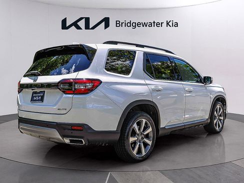 Used 2023 Honda Pilot Elite image 6