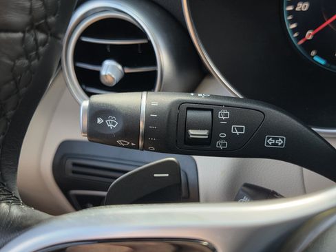 Used 2022 Mercedes-Benz GLC 300 4MATIC image 32