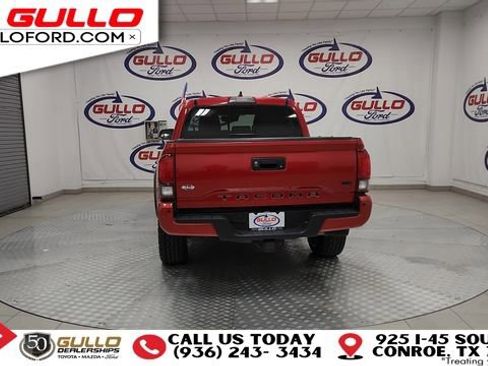Used 2019 Toyota Tacoma TRD Off-Road image 7