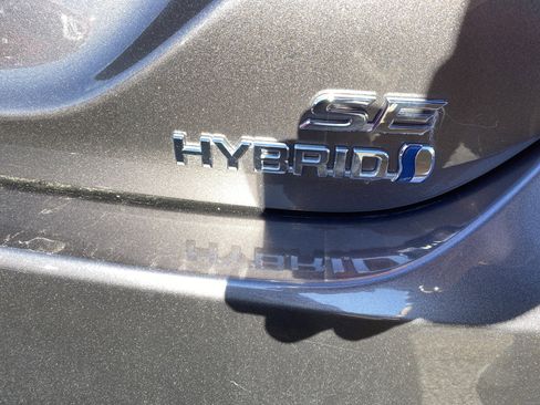 Used 2024 Toyota Camry SE image 8