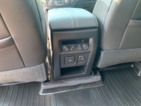 Used 2020 Chevrolet Traverse Premier AWD/4WD image 26