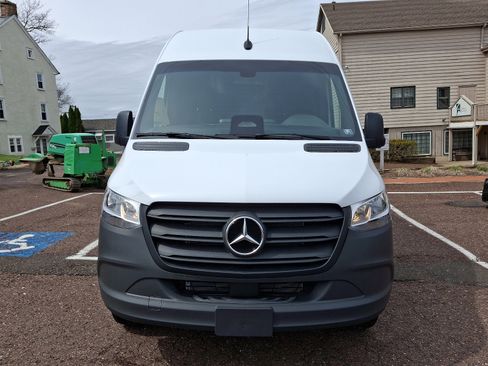 New 2025 Mercedes-Benz Sprinter 2500 image 2