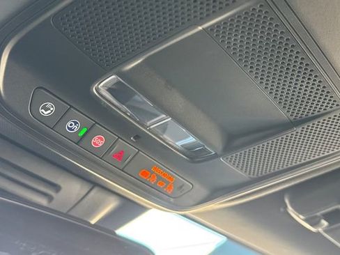 Certified 2024 Chevrolet Equinox EV LT image 23