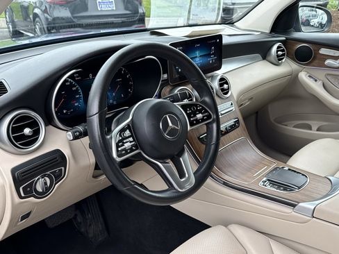 Used 2022 Mercedes-Benz GLC 300 w/ Premium Package Lite image 20