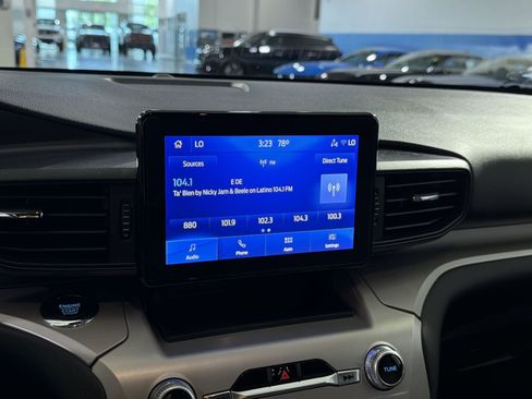 Used 2022 Ford Explorer XLT AWD/4WD image 36