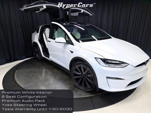 Used 2022 Tesla Model X image 1