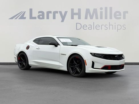 Used 2022 Chevrolet Camaro LT w/ Redline Edition image 8