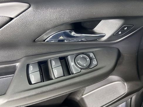 Used 2022 Chevrolet Bolt LT w/ Infotainment Package FWD image 22