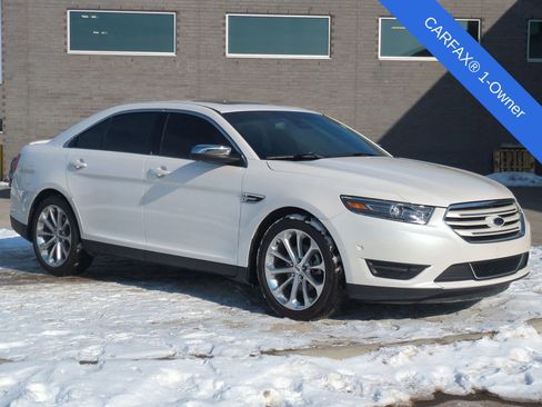 Used 2018 Ford Taurus Limited w/ Driver Assist Package image 10