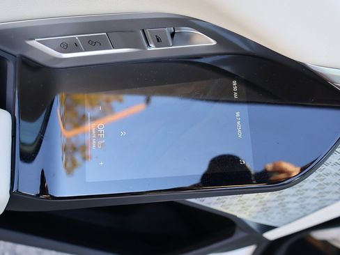 Used 2023 BMW 760i xDrive 760i xDrive image 48