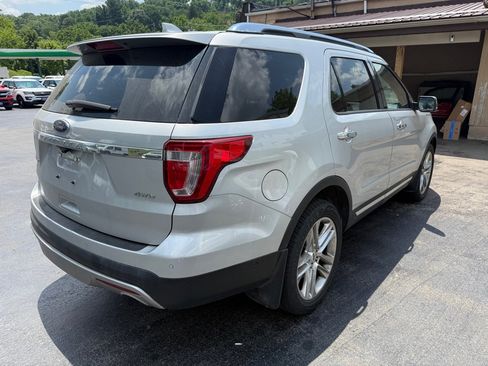 Used 2016 Ford Explorer Limited w/ Equipment Group 301A AWD/4WD image 2