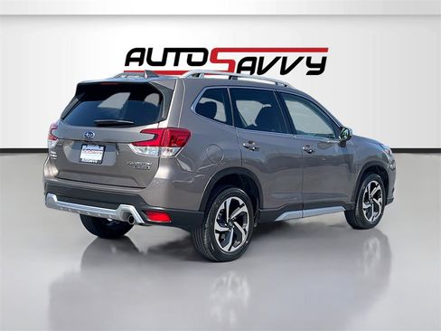 Used 2022 Subaru Forester Touring image 7