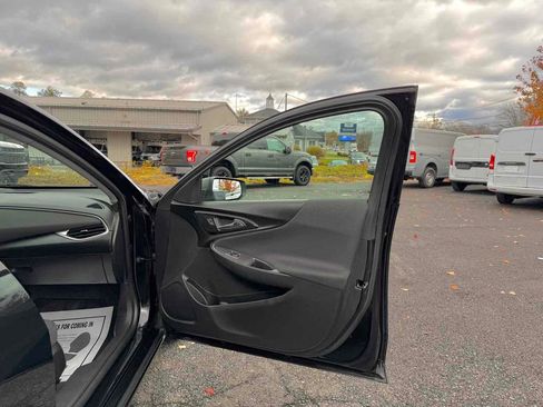 Used 2018 Chevrolet Malibu LS image 14