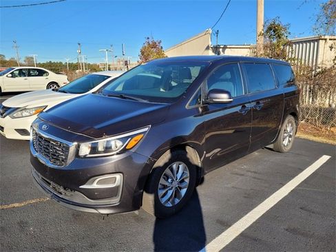 Used 2021 Kia Sedona LX image 3
