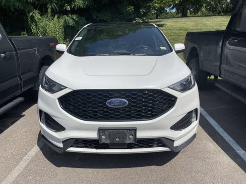Certified 2024 Ford Edge ST-Line AWD/4WD image 3