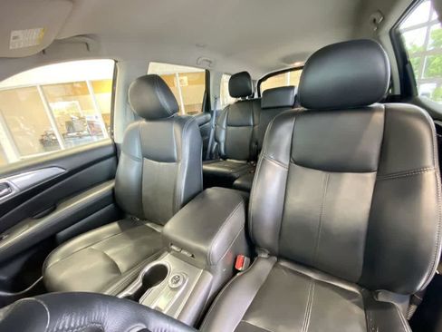 Used 2019 Nissan Pathfinder SL AWD/4WD image 14