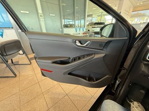 Used 2017 Hyundai Ioniq Limited FWD image 22
