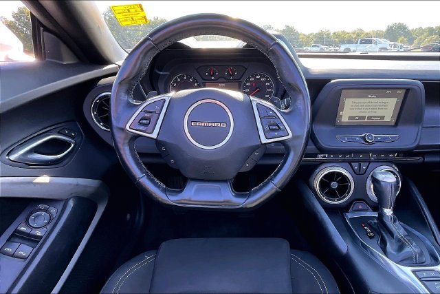 Used 2018 Chevrolet Camaro LT RWD image 8