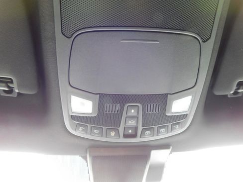 Used 2022 Ford F250 Lariat w/ Tremor Off-Road Package image 31