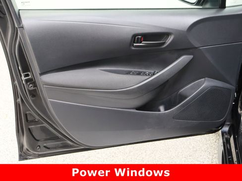 Used 2025 Toyota Corolla LE image 12