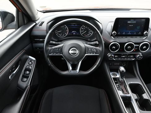 Used 2025 Nissan Sentra SR FWD image 10