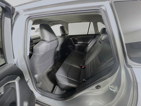 Used 2021 Toyota RAV4 XLE Premium image 29