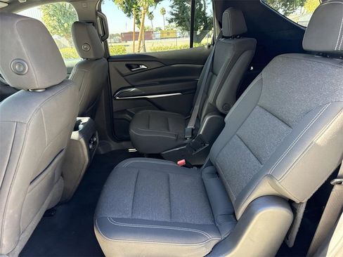 Used 2024 Chevrolet Traverse LT image 22