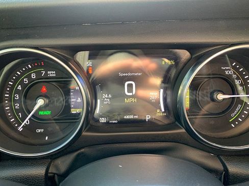 Used 2022 Jeep Wrangler Unlimited Sahara w/ Cold Weather Group image 15