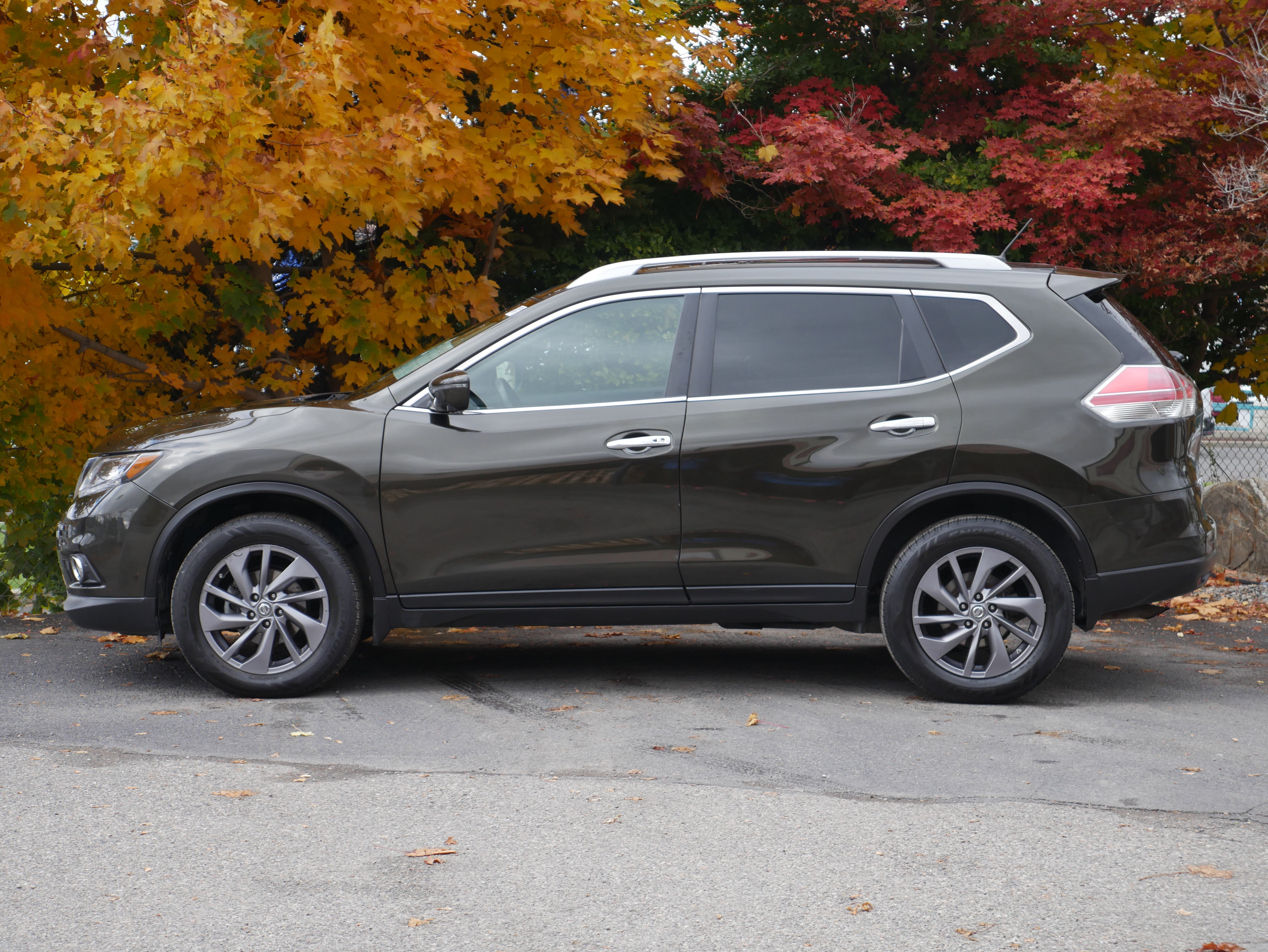 Used 2016 Nissan Rogue SL w/ SL Premium Package AWD/4WD image 15