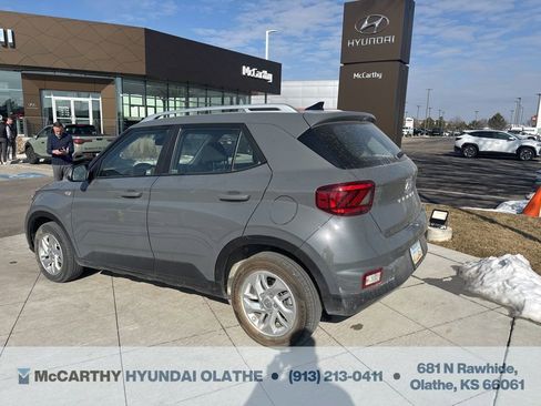 Used 2020 Hyundai Venue SEL w/ Convenience Package image 5