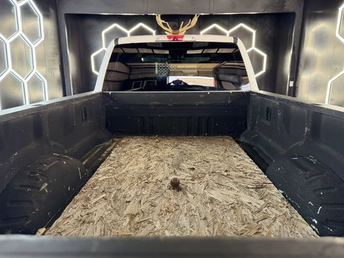 Used 2017 Ford F350 XLT w/ FX4 Off-Road Package image 8