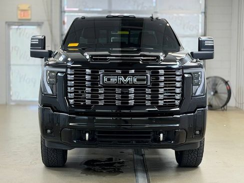 Used 2026 GMC Sierra 2500 Denali Ultimate w/ Max Trailering Package AWD/4WD image 2