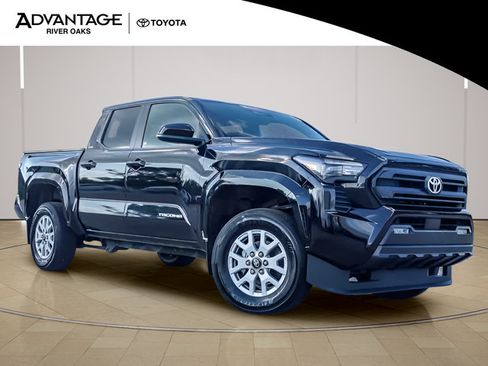 Used 2024 Toyota Tacoma SR5 AWD/4WD image 2