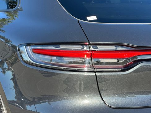 Used 2024 Porsche Macan image 28