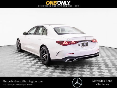 Used 2024 Mercedes-Benz E 350 4MATIC Sedan image 3